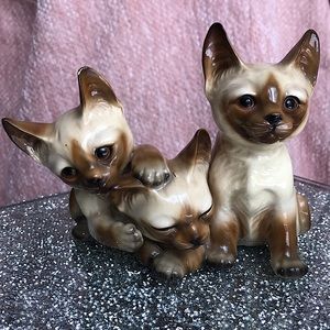 Kitten figurine vintage